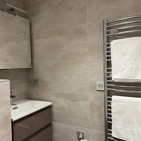 Apartmán Modern 3 Bedroom Close To Lifts *